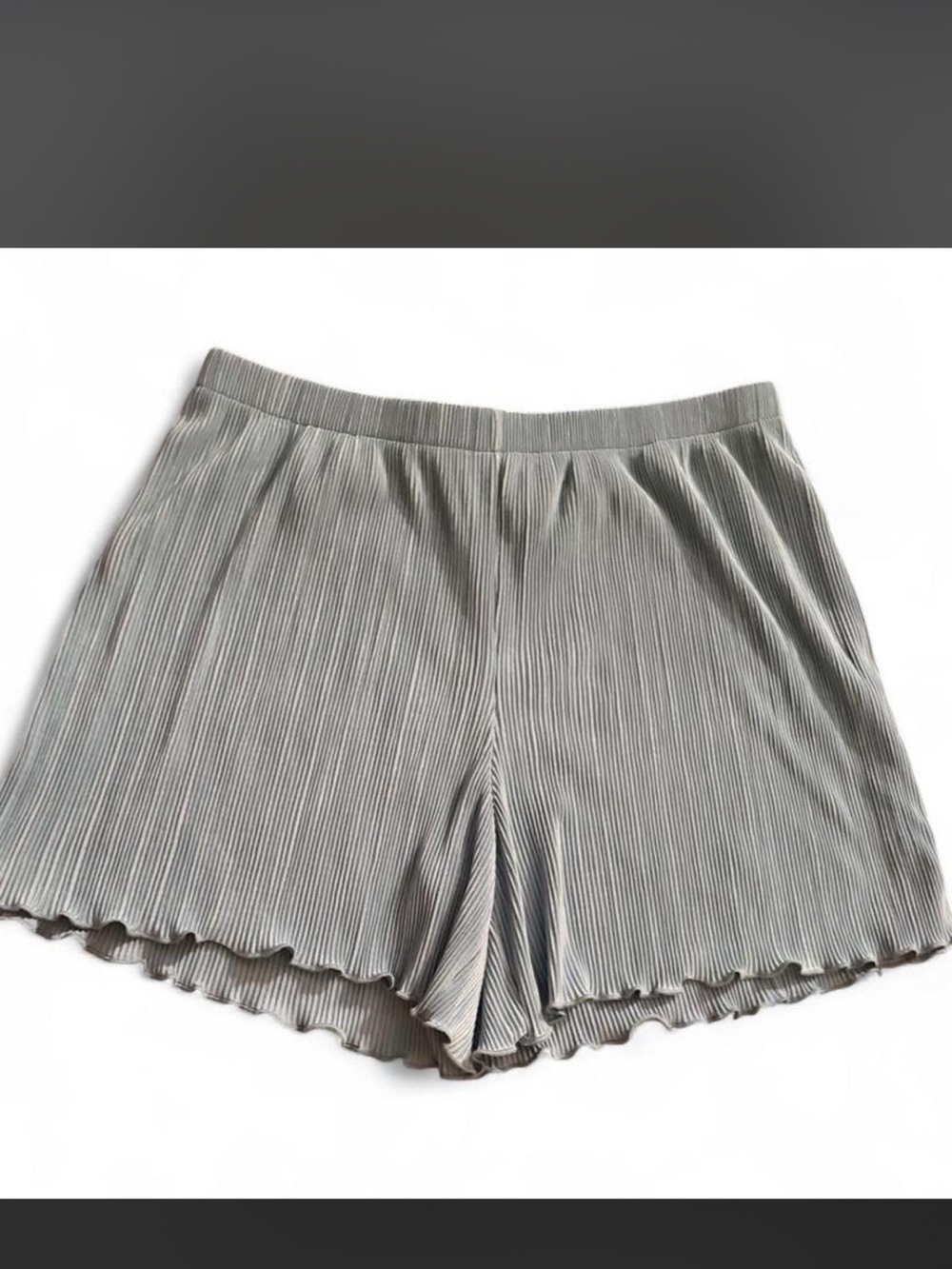 Nordstrom Pleated High-Waist Scallop Hem Shorts in Teal. Elastic waist. NWT